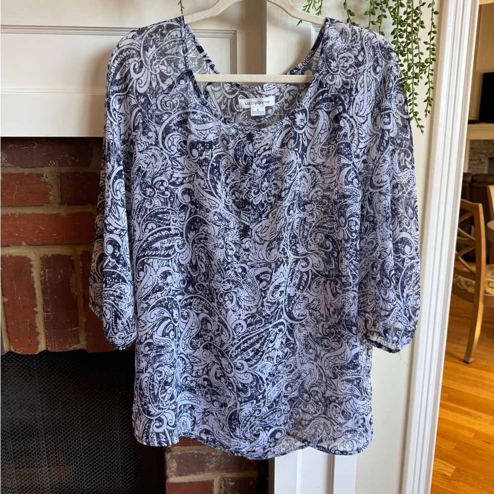Liz Claiborne Chic Paisley Print Blouse in Blue and White